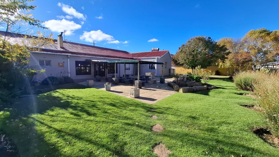 8 Bedroom Property for Sale in Memel Free State